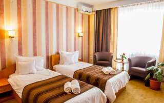 Отель Hotel Class Hermannstadt Сибиу Двухместный номер с 2 отдельными кроватями-1